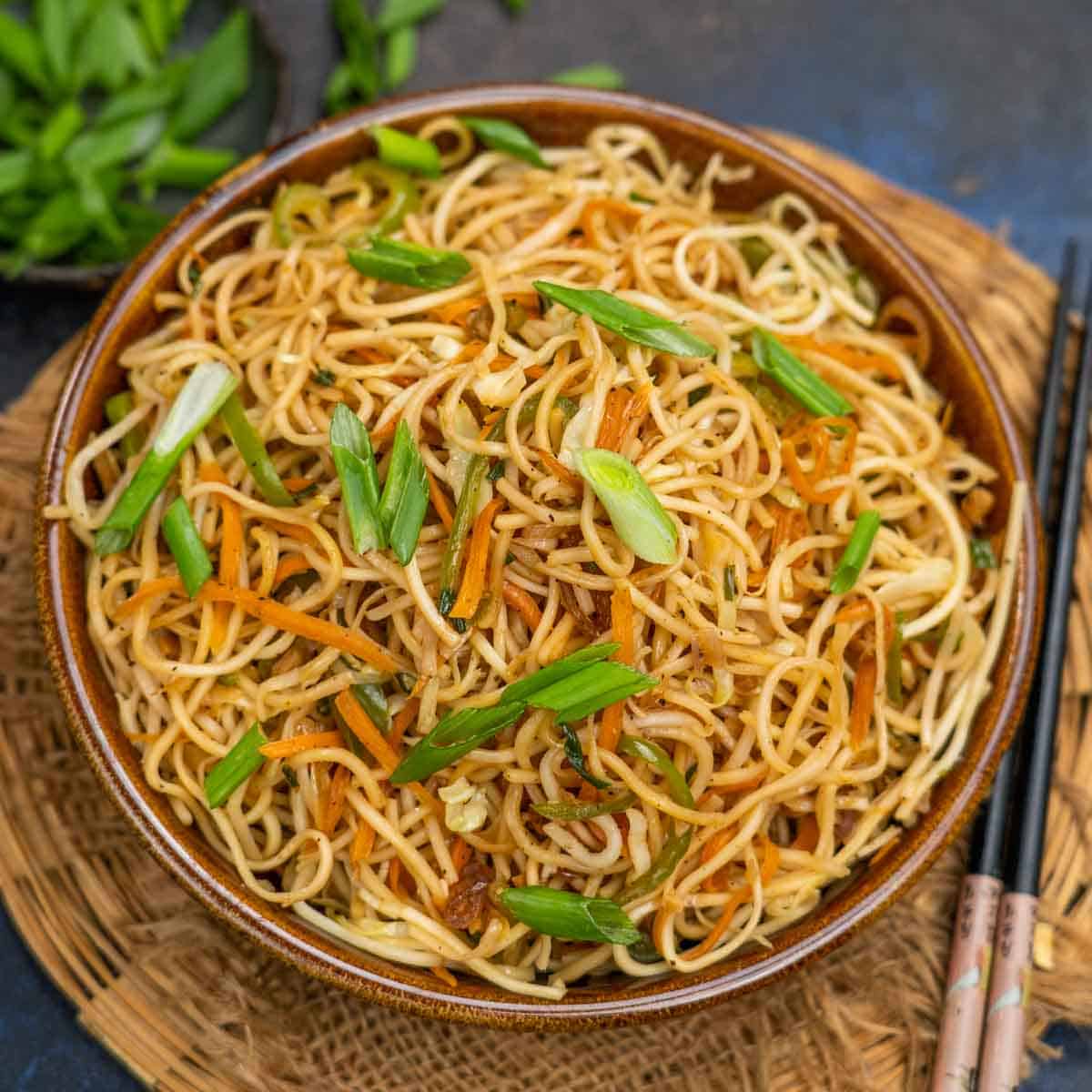 Veg Hakka Noodles (V)